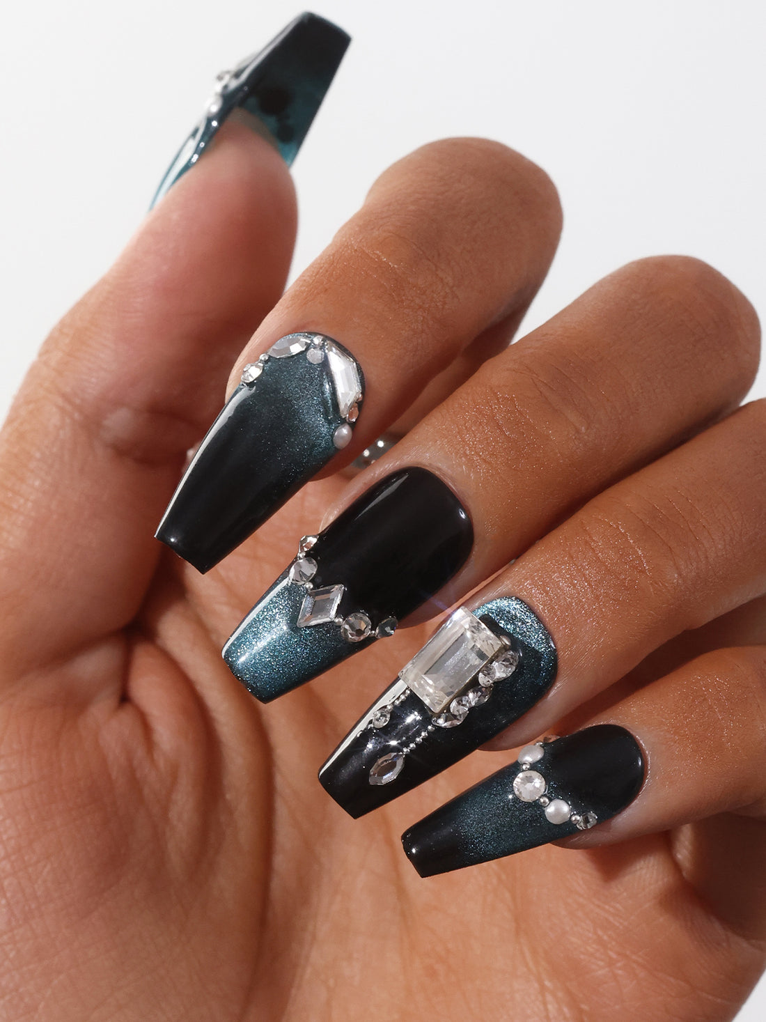 10pcs Luxury Handmade Press on Nails Medium Coffin-Shaped Black And Blue Change Cat Eye Swarovski Crystals Decorative