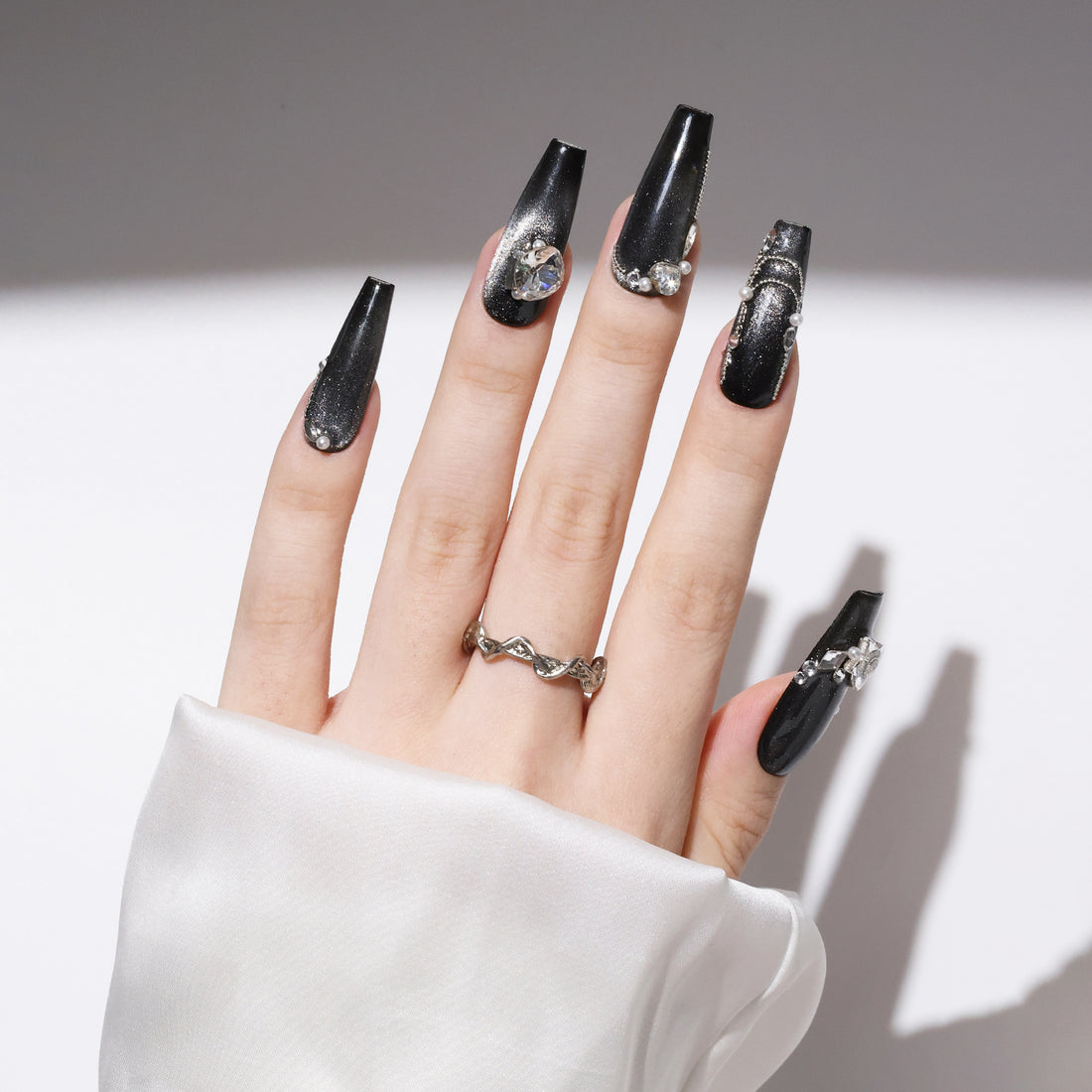 Extra-Long Coffin-Shaped Fake Nail Gradient Black Cat Eye Swarovski Crystals Decor Luxury Press On Nail Handmade Nail Art