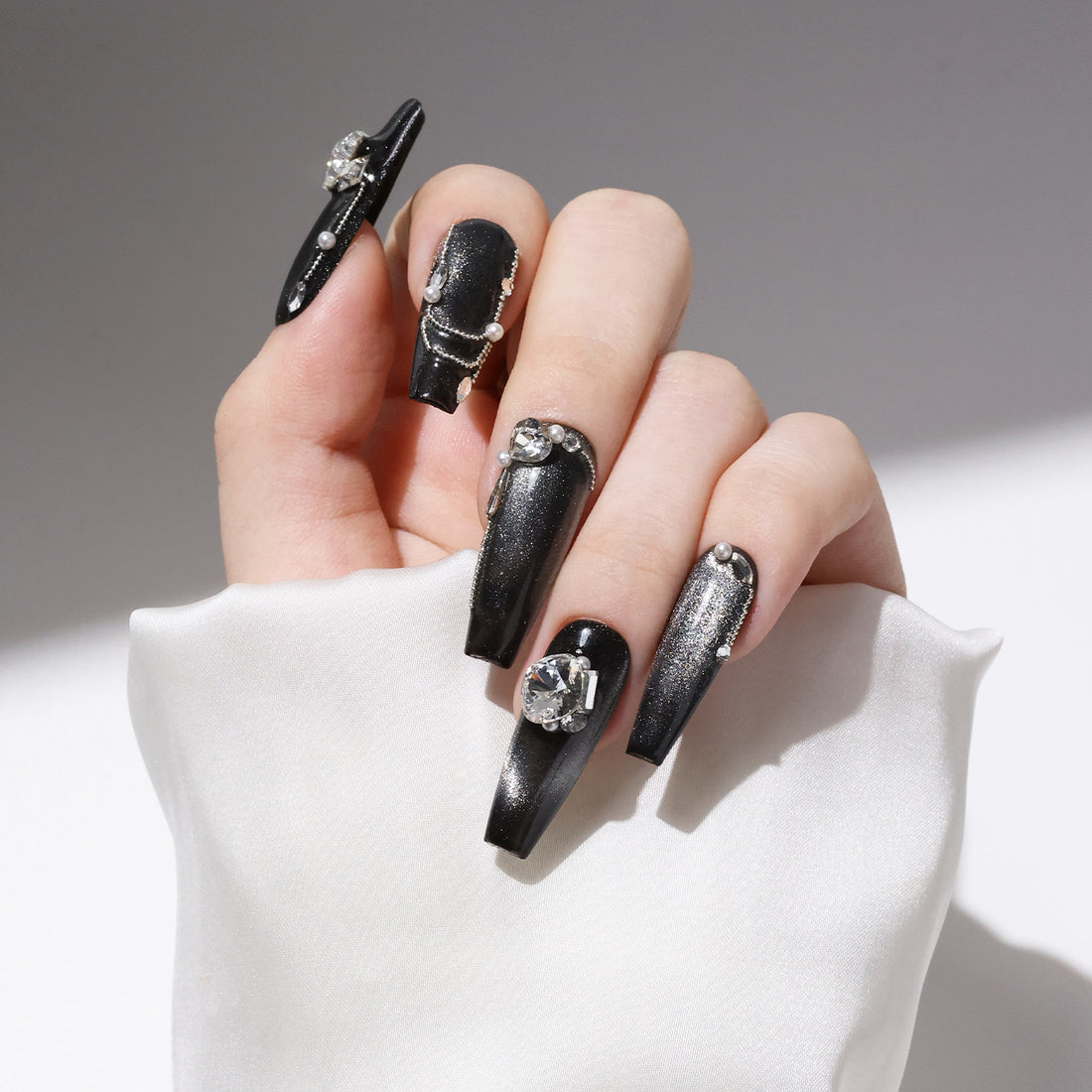 Extra-Long Coffin-Shaped Fake Nail Gradient Black Cat Eye Swarovski Crystals Decor Luxury Press On Nail Handmade Nail Art