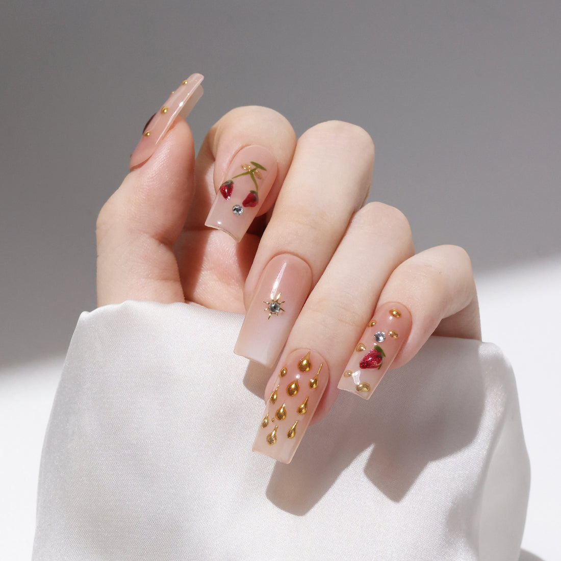 Medium Square-Shaped Sweet 3d Strawberry Gold Polka Dot Press On Nails Handmade Nail Supplies